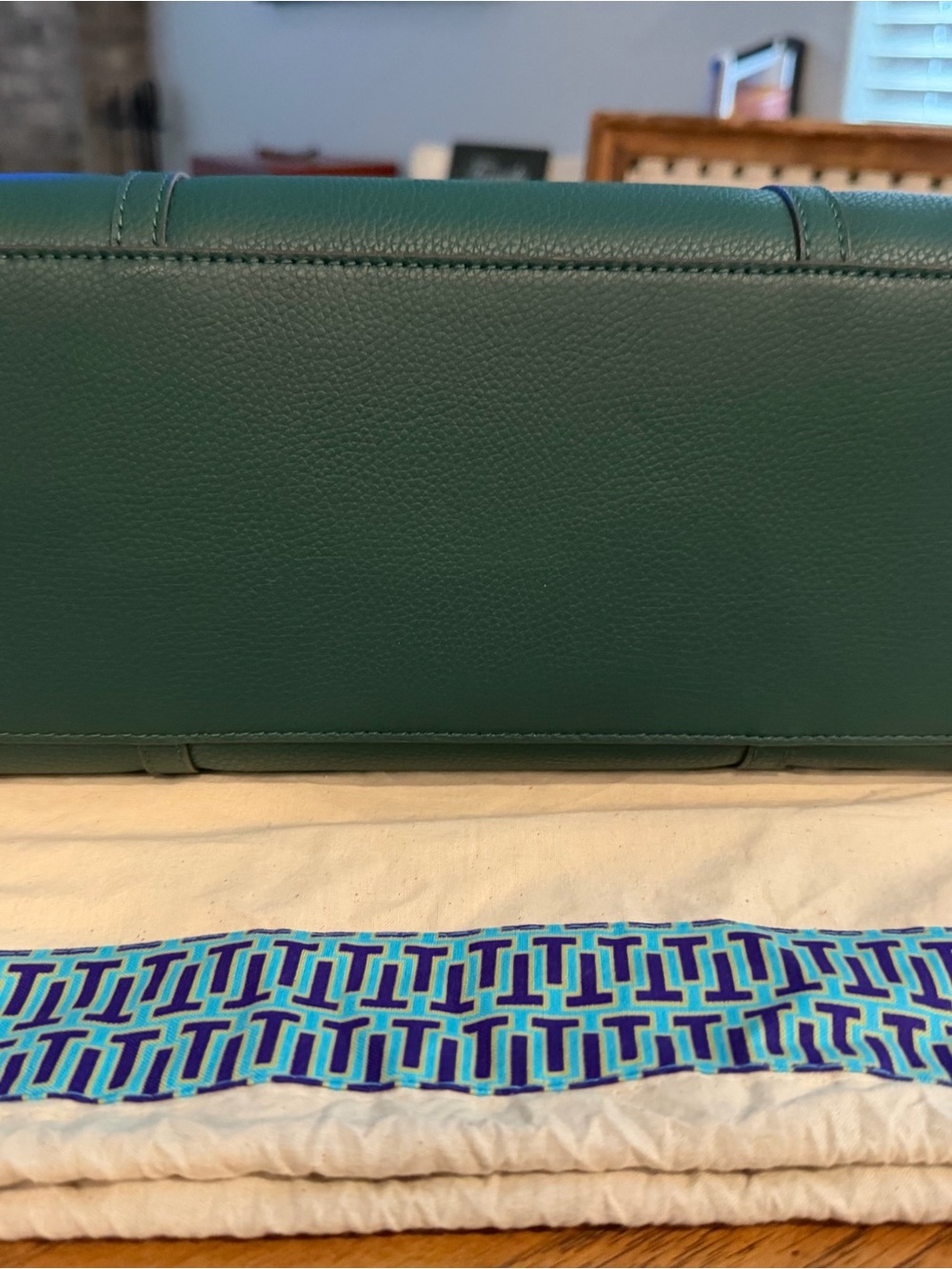 Tory Burch Emerald Green Pebbled Leather Tote with Navy Tag - Picture 6 of 11